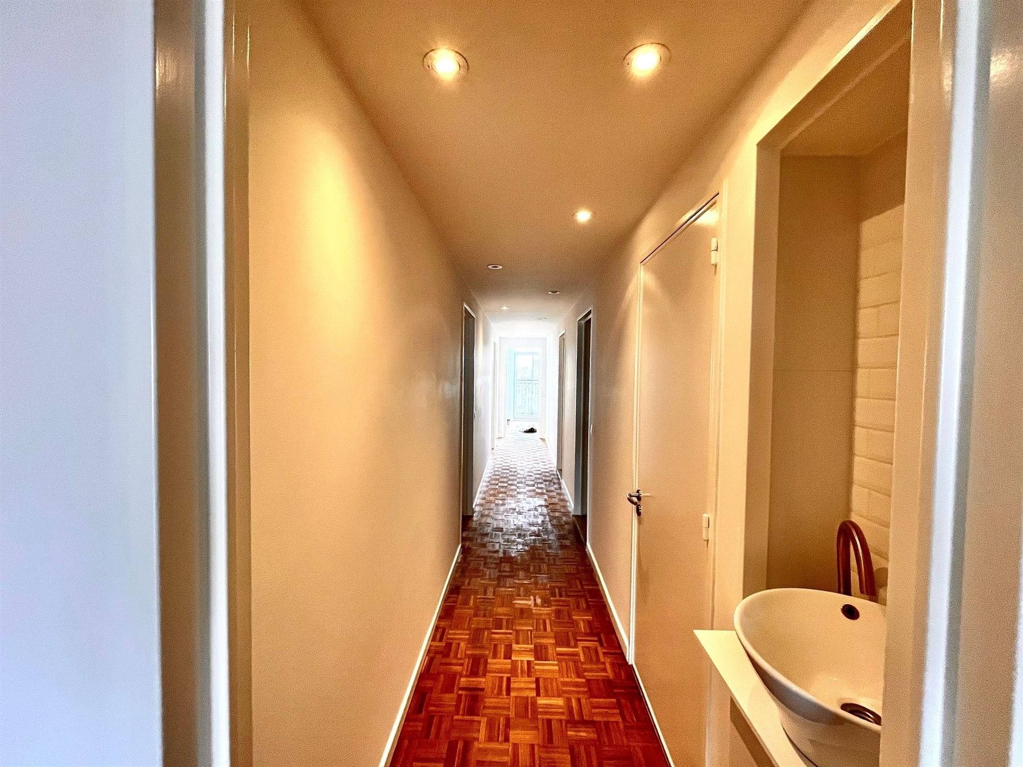 Appartement à vendre à Anvers avec 4 chambres - photo 4