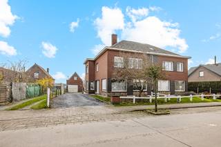 Op te frissen woning, nabij het centrum!Deze woning is gelegen nabij het centrum van Oostakker, vlot bereikbaar met zowel openbaar vervoer als met de...