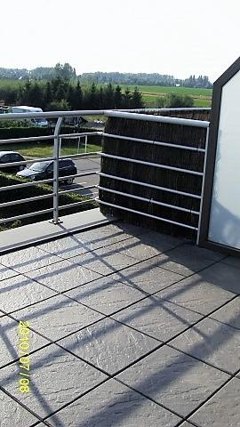 Zeer ruim en verzorgd duplexappartement met terras en staanplaats Deze ruime duplex met lift is een ideale combinatie van comfort, praktische...