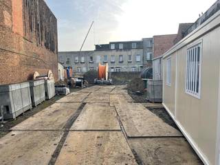 Bouwgrond op supercentrale ligging vlakbij openbaar vervoer, winkels,....Er is een vergunning afgeleverd voor:- kelder met bergingen en...