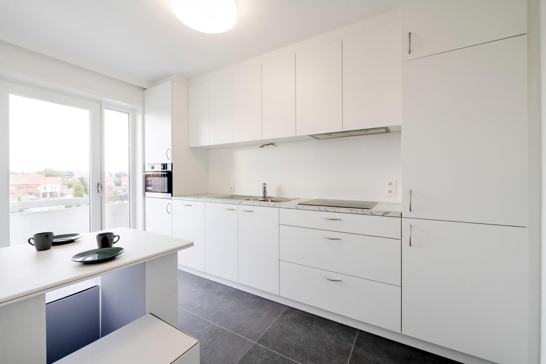 Appartement met 2 slaapkamers en autostandplaats te Roeselare - foto 4