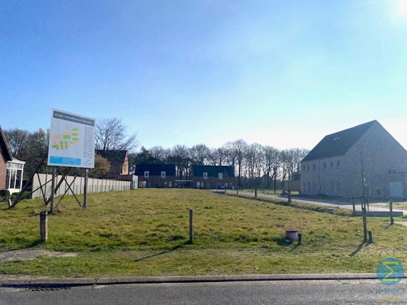 Rustig gelegen bouwgrond voor open bebouwing - 885m² - foto 4