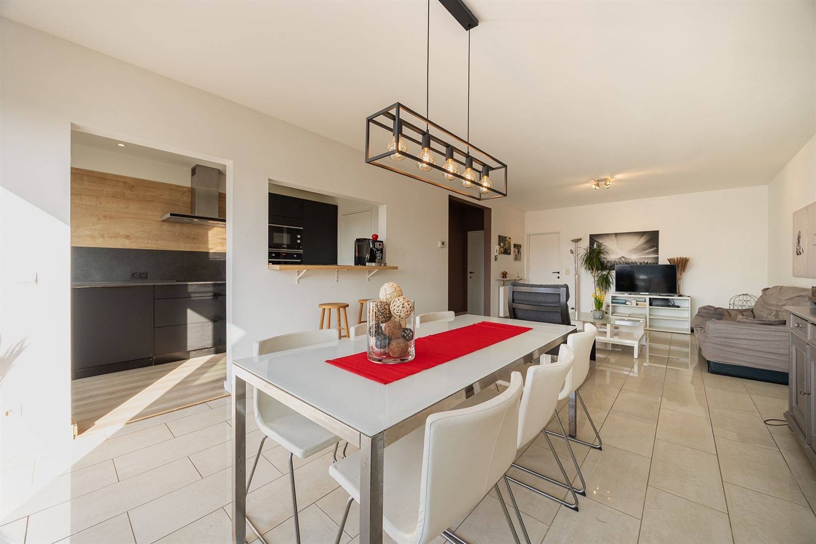 Appartement met 2 terrassen en garagebox in doodlopende straat - foto 3