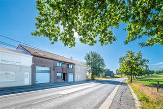 Info & Visit: 0476 67 17 56 - Voor de beschrijving en de wettelijke informatieplicht (art.5.2.6 VCRO en Watertoets, EPC, EPC-nummer,…) verwijzen we naar de advertentie op de website van Titeca & Geelen Vastgoedpartners te bereiken via - https://www.tgvastgoed.be/- waar u ook andere interessante panden kan terugvinden. De inhoud van deze advertentie valt onder de uitsluitende aansprakelijkheid en verantwoordelijkheid van Titeca & Geelen Vastgoedpartners, Cédric Geelen BIV 510 764, die ons deze advertentie heeft aangeleverd. Klachten of opmerkingen over de inhoud dienen rechtstreeks aan Titeca & Geelen Vastgoedpartners kenbaar gemaakt worden via e-mail: - info@tgvastgoed.be -***xxxINW-Titeca&Geelen-