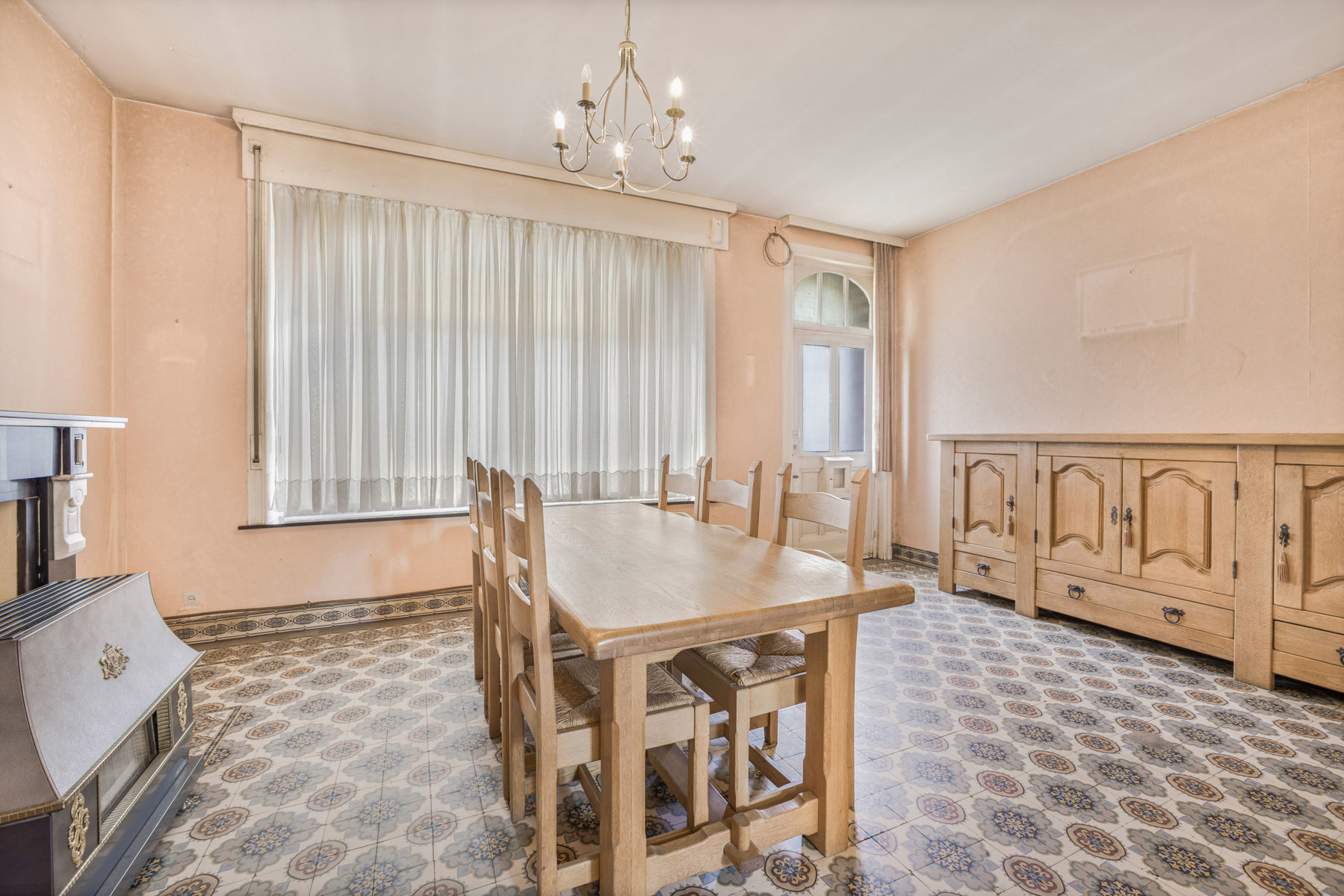 Te renoveren woning met veel mogelijkheden en garage - foto 5