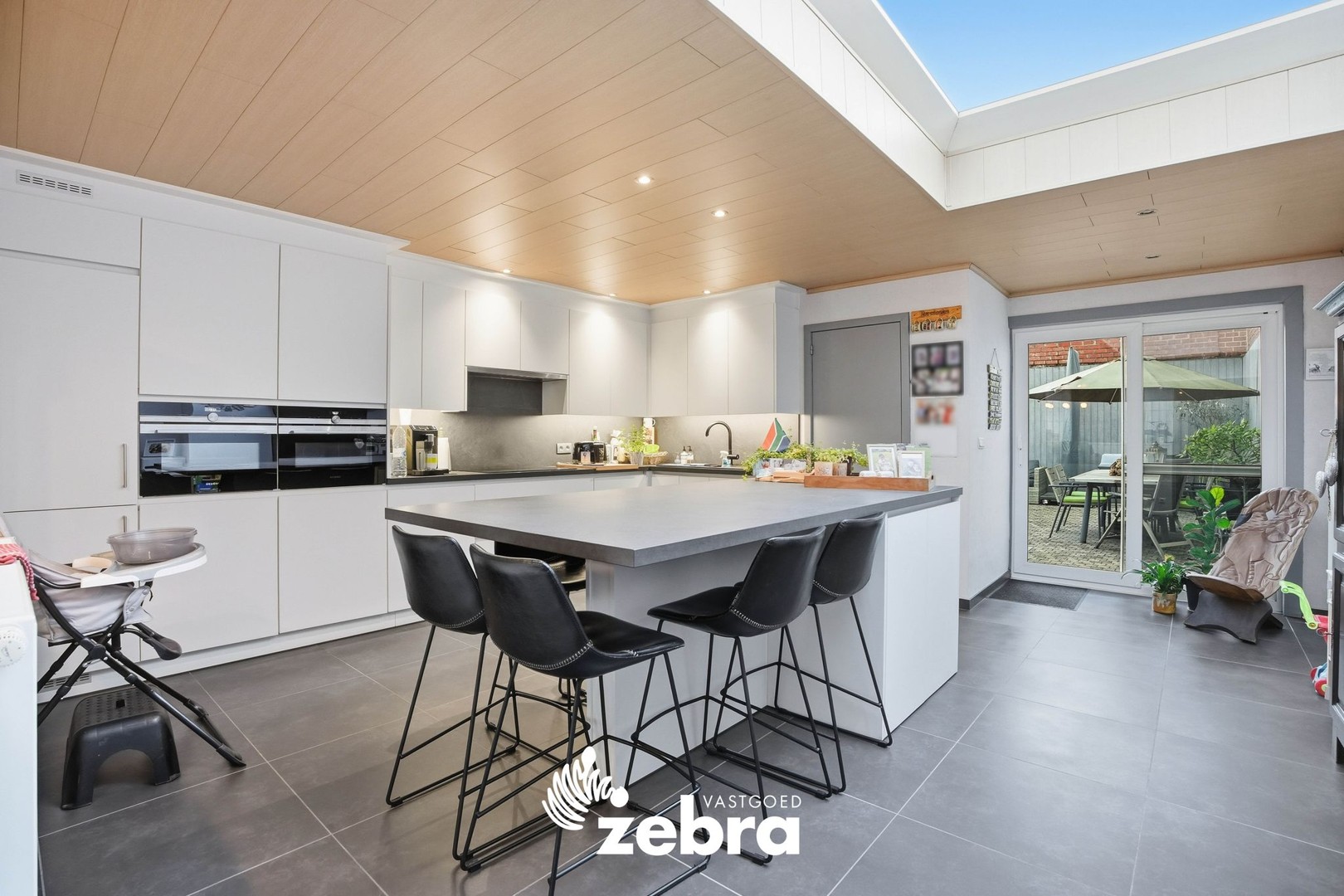 Instapklare woning met 3 slaapkamers en 2 badkamers in Roeselare! - foto 2