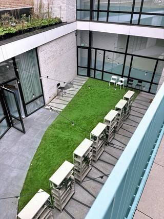 Invest carefree in this recent and modern student room, ideally located on the Spoorweglaan in Kortrijk, near the station, the city center and the most important colleges and university.The room is part of a hip and architectural contemporary student complex, designed with an eye for comfort, energy efficiency and contemporary finish. Thanks to its own sanitary facilities and high-quality materials, this offers a pleasant living environment for every student.Advantages:Newly built student room with private sanitary facilitiesModern finish and contemporary architectureCentral location near the station, center and campusesCurrently rented, so immediate returnLimited entry and worry-free investmentA stable and forward-looking investment in the Kortrijk student market, ideal for those looking for a combination of security, return and simplicity.