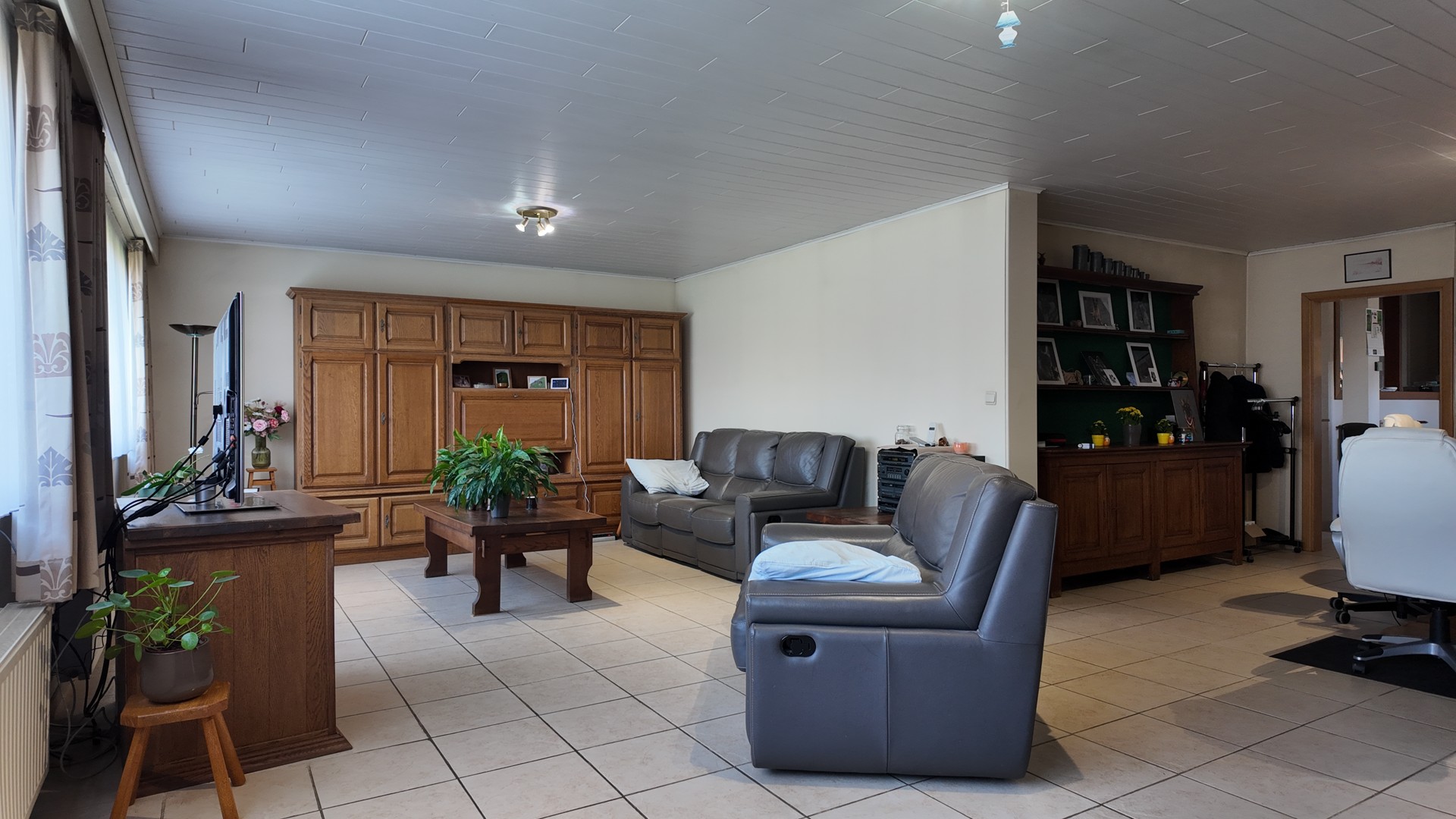 ZEER RUIME WONING MET LOODS TE KOOP - ZUTENDAAL - foto 4