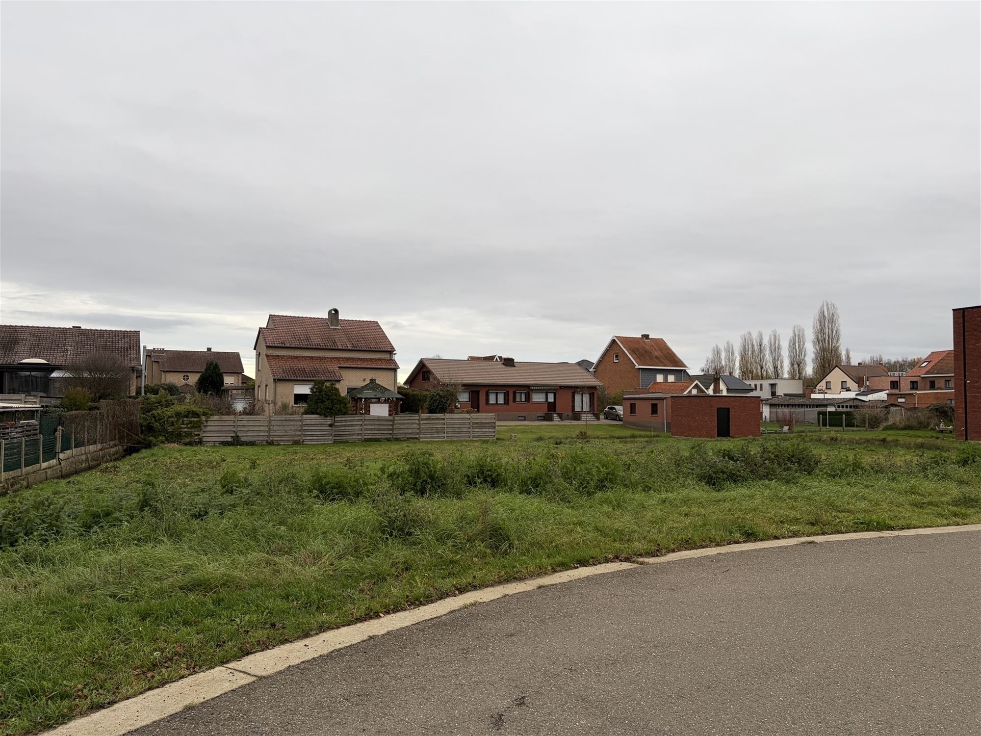 BOUWGROND OPEN BEBOUWING OP 7A35CA MET STRAATBREEDTE VAN 21,42 M TE DEURNE-DIEST - foto 3