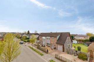 AANGENAME, PRIMA ONDERHOUDEN GEZINSWONING MET 4 SLAAPKAMERS, TUIN EN GARAGE OP 5A 75CA.Ideaal gelegen nabij centrum Puurs, op wandelafstand van...