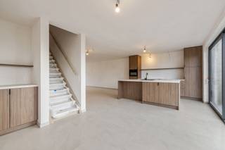 Ben je op zoek naar een energiezuinige, moderne nieuwbouwwoning op een rustige ligging met vlotte verbinding naar E17, Beveren en Sint-Niklaas?Ontdek...