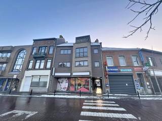 Consultez l'annonce sur www.living-stone.be et planifiez votre visite!Appartement situé au deuxième étage avec 2 chambres et terrasse, en plein...