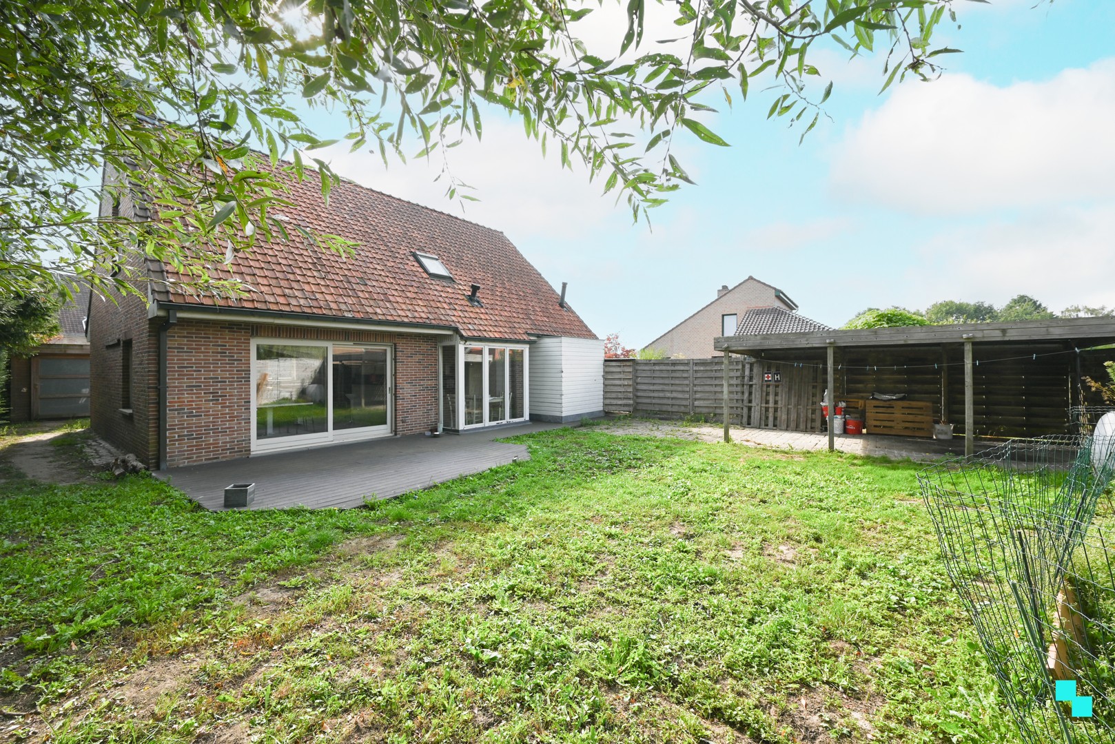 Alleenstaande, te renoveren villa in residentiële buurt - foto 5