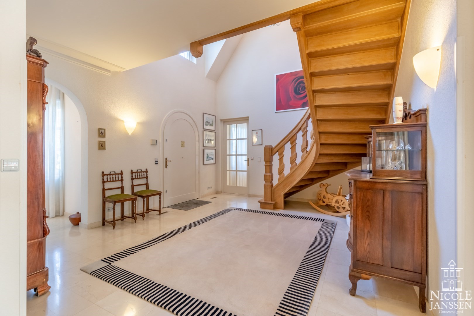 Royale villa in residentiële buurt - foto 4