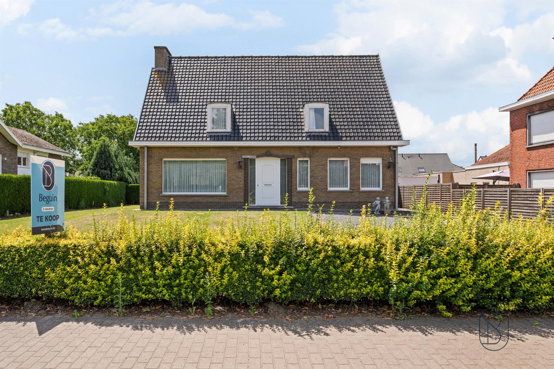 Degelijke villa met grote tuin. - foto 2