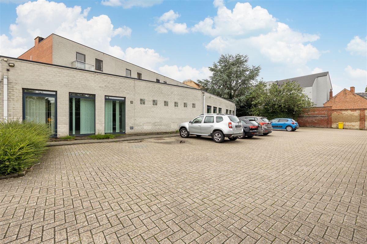 HANDELSGELIJKVLOERS MET PARKING - foto 5