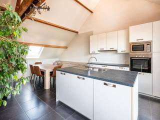 In een kleinschalige residentie die gelegen is op de Veurnestraat 116 (De Panne), stellen wij u dit instapklare appartement op de tweede...