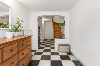 In de charmante en rustige Rochuslei in Brasschaat, bevindt zich deze instapklare Bel-étage. De woning is praktisch ingedeeld en ligt in een...