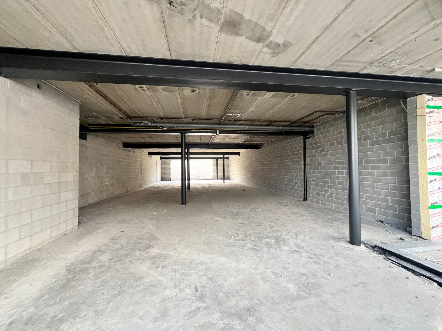 Casco commercieel gelijkvloers op toplocatie te Kapellen - foto 4