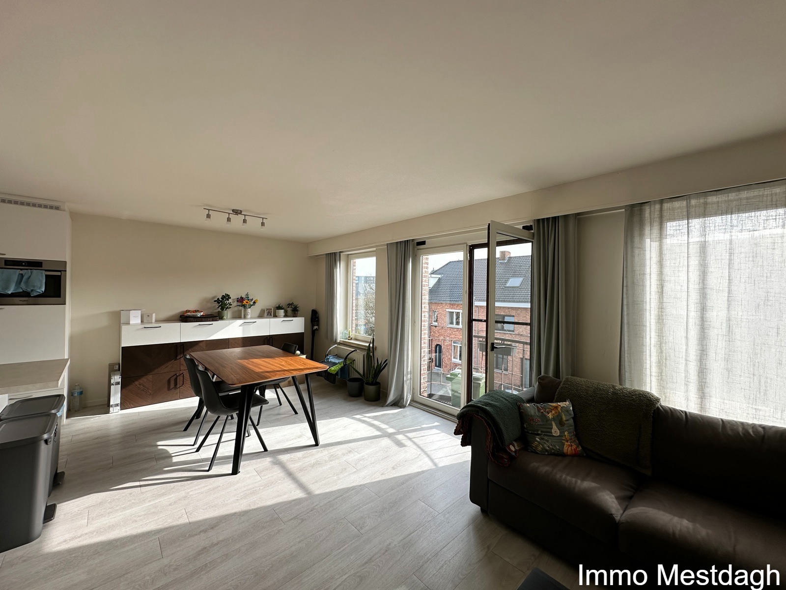 Stijlvol &amp; Energiezuinig Appartement met Parking – Net buiten de Kleine Ring - foto 4