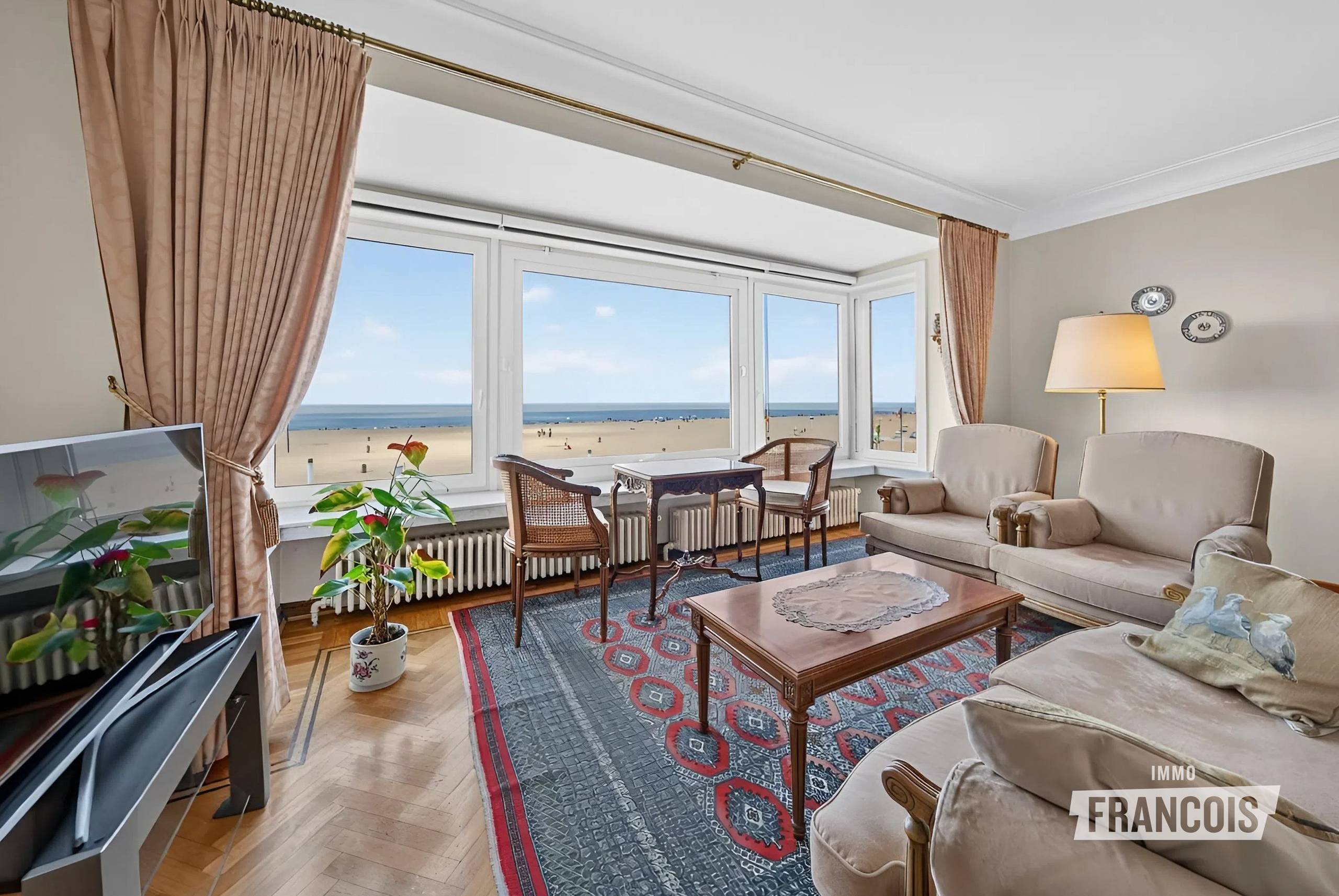 Riant appartement met frontaal zeezicht op de Albert I-Promenade te Oostende. - foto 4