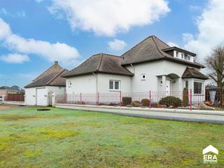 Te koop: charmante woning in het centrum van Pelt, op korte afstand van alle voorzieningen.Deze goed onderhouden woning biedt een comfortabele...