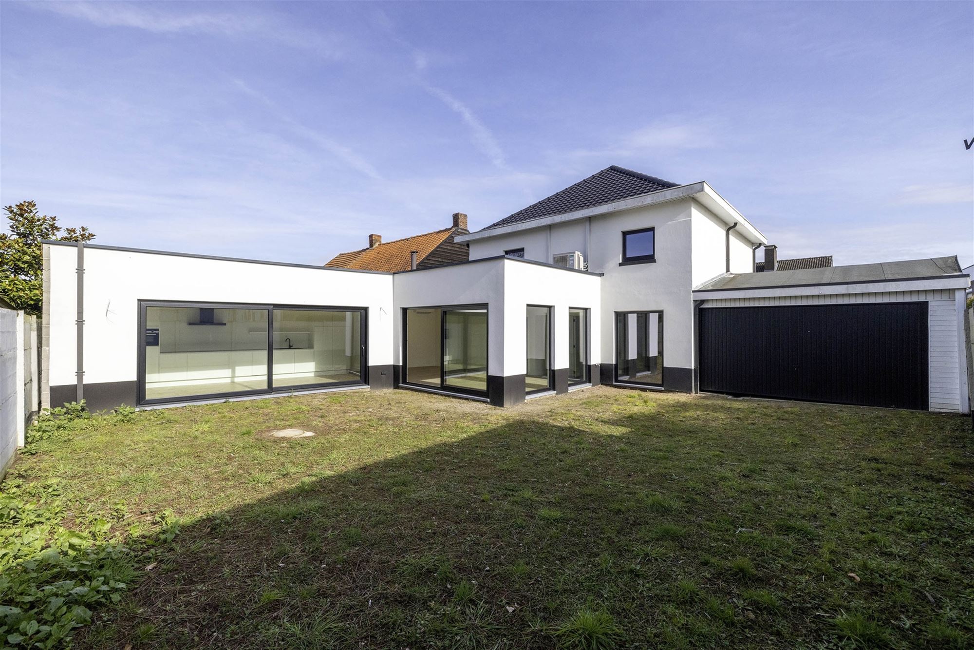 House for sale in Veerle with 3 bedrooms - photo 2