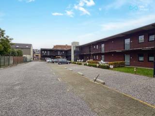 Bent u op zoek naar een handige en vlot toegankelijke parkeerplaats in het centrum van Haaltert?Deze buitenstaanplaats, gelegen aan Nieuwstraat 2,...