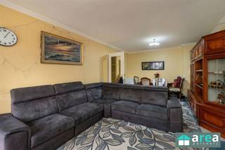 Dit 2 slaapkamer appartement bevindt zich op de grens tussen Borgerhout en Deurne op wandelafstand van Het Rivierenhof. Gelegen op de...