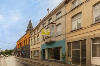 Immo Pické biedt U deze zeer ruime woning aan met veel mogelijkheden en gelegen in de onmiddellijke omgeving van scholen, openbaar vervoer, winkels...