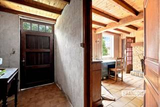 Bent u op zoek naar een renovatieproject of een unieke locatie om uw droomwoning te realiseren? Deze eigendom in Rekspoede, een charmant Frans dorpje net over de Belgische grens, biedt een uitzonderlijke kans voor wie op zoek is naar ruimte, rust en eindeloze mogelijkheden.<br /><br />Deze woning is volledig te renoveren of komt in aanmerking voor een volledige heropbouw, waardoor u de vrijheid krijgt om het perceel volledig naar eigen wensen in te vullen. Gelegen op een indrukwekkend perceel van 14.806 m², bereikbaar via een private oprijlaan en omringd door uitgestrekte velden, geniet u hier van een unieke landelijke ligging in alle rust. <br /><br />Rekspoede ligt bovendien op slechts enkele minuten van de Belgische grens ter hoogte van Beveren aan den IJzer, waardoor u geniet van de rust van het Franse platteland met een vlotte verbinding naar Poperinge,Veurne,Ieper en de ruimere regio.<br /><br />Ziet u de mogelijkheden van deze uitzonderlijke eigendom? Contacteer Immo Francois en plan vandaag nog uw bezoek. Onze vastgoedexperten begeleiden u graag!<br /><br />Denkt u eraan om uw woning te verkopen? Neem vrijblijvend contact op met Manon van Immo Francois in Poperinge voor een gratis schatting via manon@immofrancois.be.<br /><br />