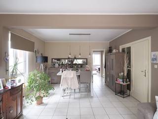 In het hart van Wetteren, op de eerste verdieping van een kleinschalig gebouw, wacht dit appartement op zijn nieuwe eigenaar. De gunstige...