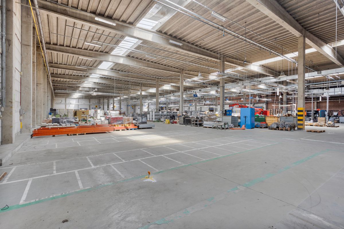 Polyvalent bedrijfsgebouw te huur voor zowel logistieke als productieactiviteiten met vele troeven - foto 1