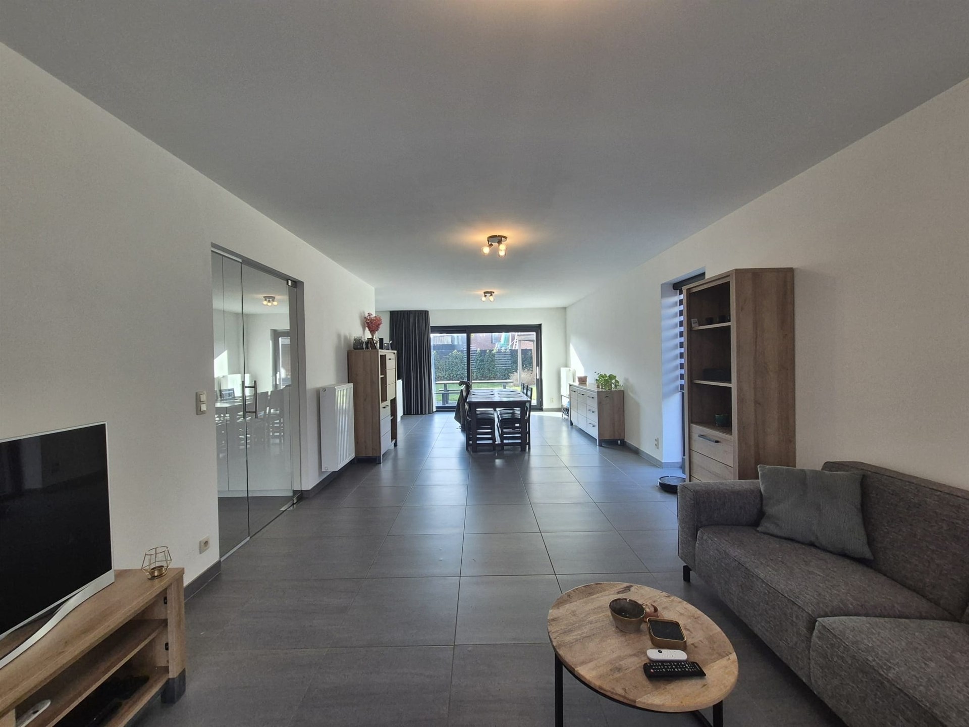 Ruime energiezuinige woning in rustige straat. - foto 3