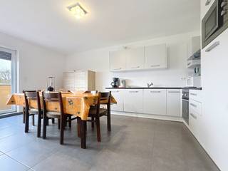 WE INVEST Sud-Luxembourg presents this beautiful contemporary 2-bedroom apartment located in Aubange, in a modern residence just a stone’s throw...