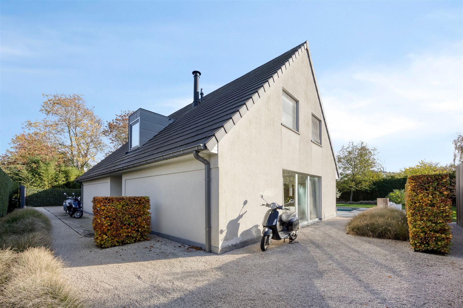 Rustig gelegen, luxueus afgewerkte villa met zwembad en 5 slaapkamers. - foto 5