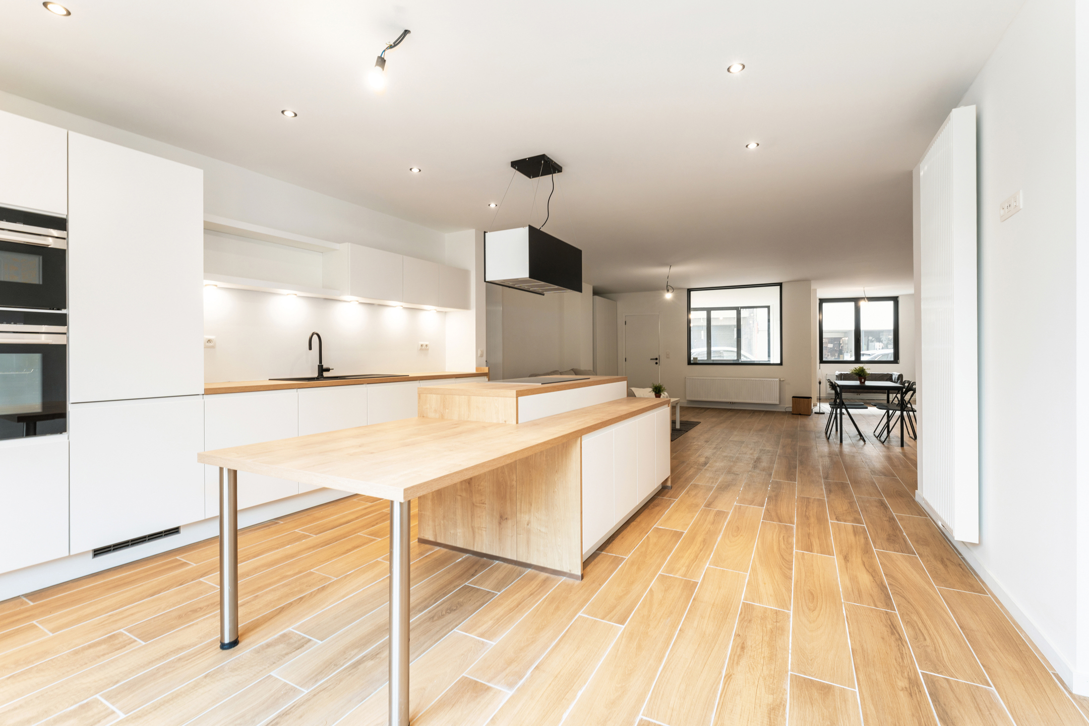 Gerenoveerd APPARTEMENT met GROOT TERRAS en 2 SLK! - foto 2