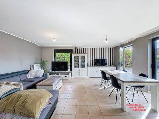 This attractive apartment in Oostkamp combines comfortable living space with an excellent location. Featuring two spacious bedrooms, it offers...