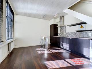 Deze charmante studio bevindt zich in het hart van Brugge en biedt een ideale leefruimte voor wie houdt van een centrale en comfortabele omgeving...