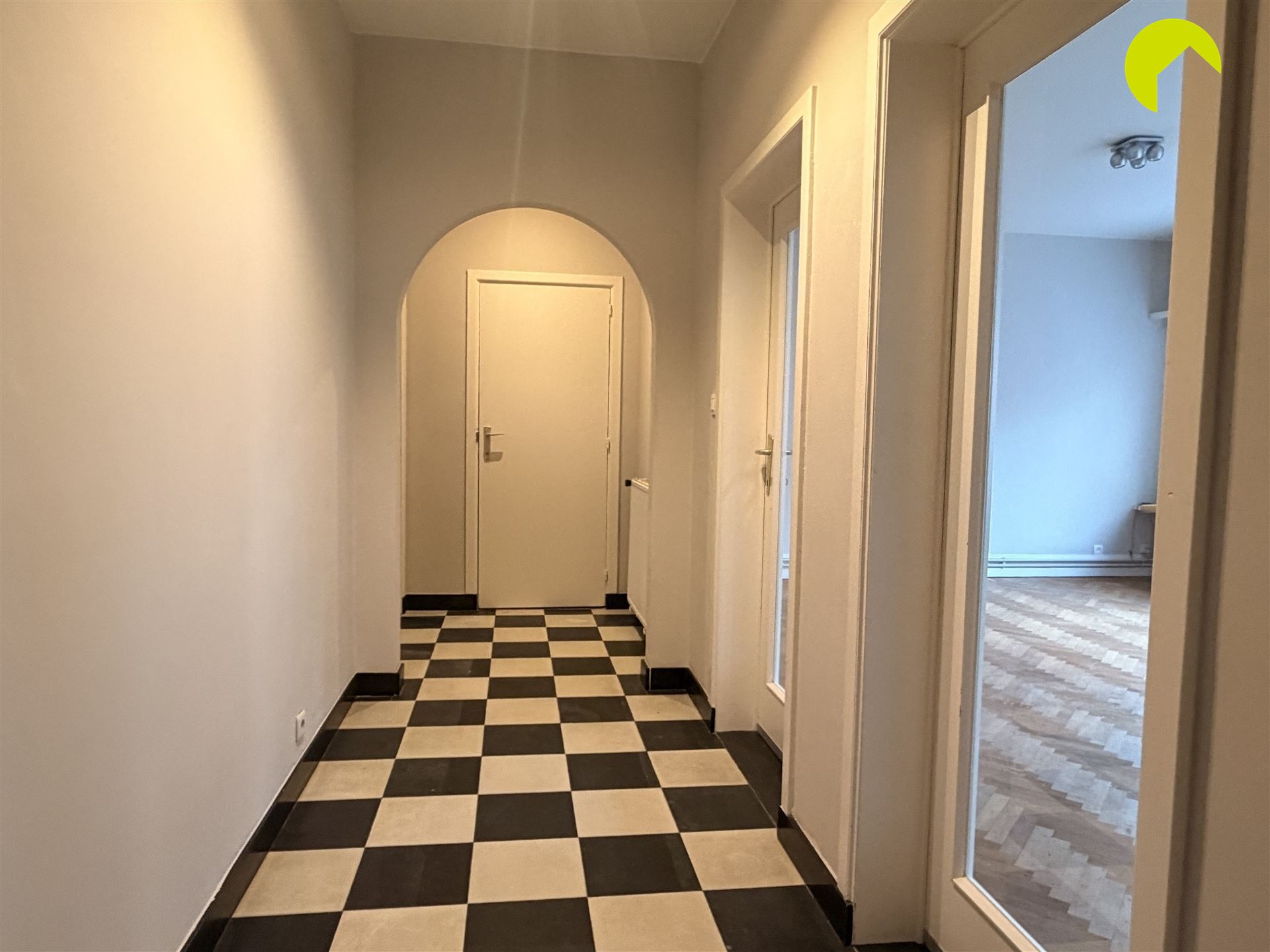 Gerenoveerd 2 slpk-appartement in rustige woonwijk! - foto 4