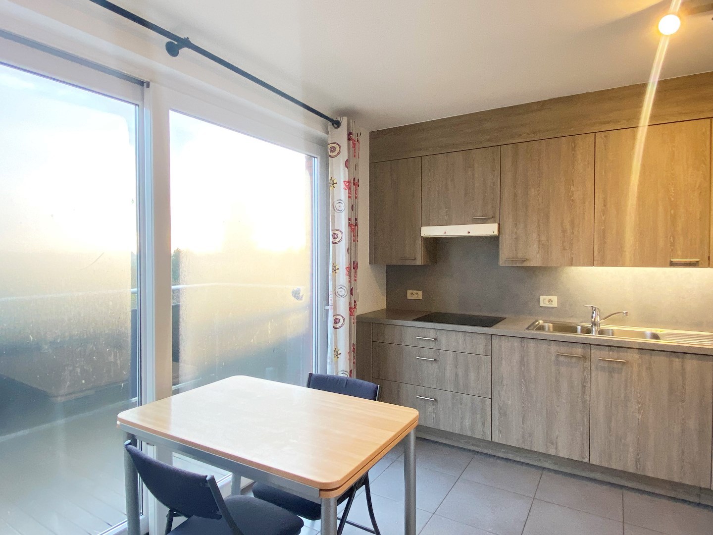 APPARTEMENT MET 3 SLAAPKAMERS EN GARAGEBOX IN HARTJE WAKKEN!!!!!! - foto 5
