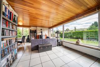 Contact : Sabrina - 071 15 87 87 - charleroi@weinvest.beSituée dans un quartier résidentiel prisé et d’un calme absolu, cette superbe villa de...