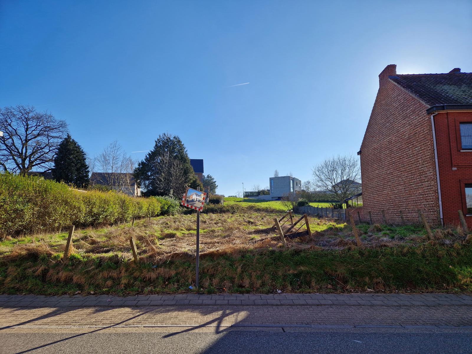 Bouwgrond voor open of halfopen met gesloten bebouwing met zuidgerichte tuin(en). - foto 5