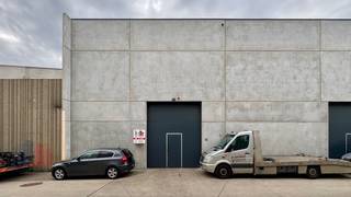 KMO-unit van 206 m² te huur in Opwijk, inclusief 3 privatieve parkeerplaatsen.Deze instapklare loods is gelegen op een vlot bereikbare locatie met...