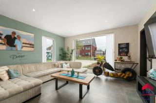 Op zoek naar een instapklare en energiezuinige woning (EPC A+) op een landelijke ligging te Herdersem (Aalst), gebouwd in 2024? Deze moderne...