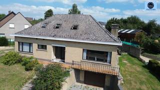 RUIME WONING MET 4 SLAAPKAMERS EN GARAGE IN RUSTIGE OMGEVINGRichtprijs: 315.000 euroDeze woning is gelegen op wandelafstand van het centrum van...