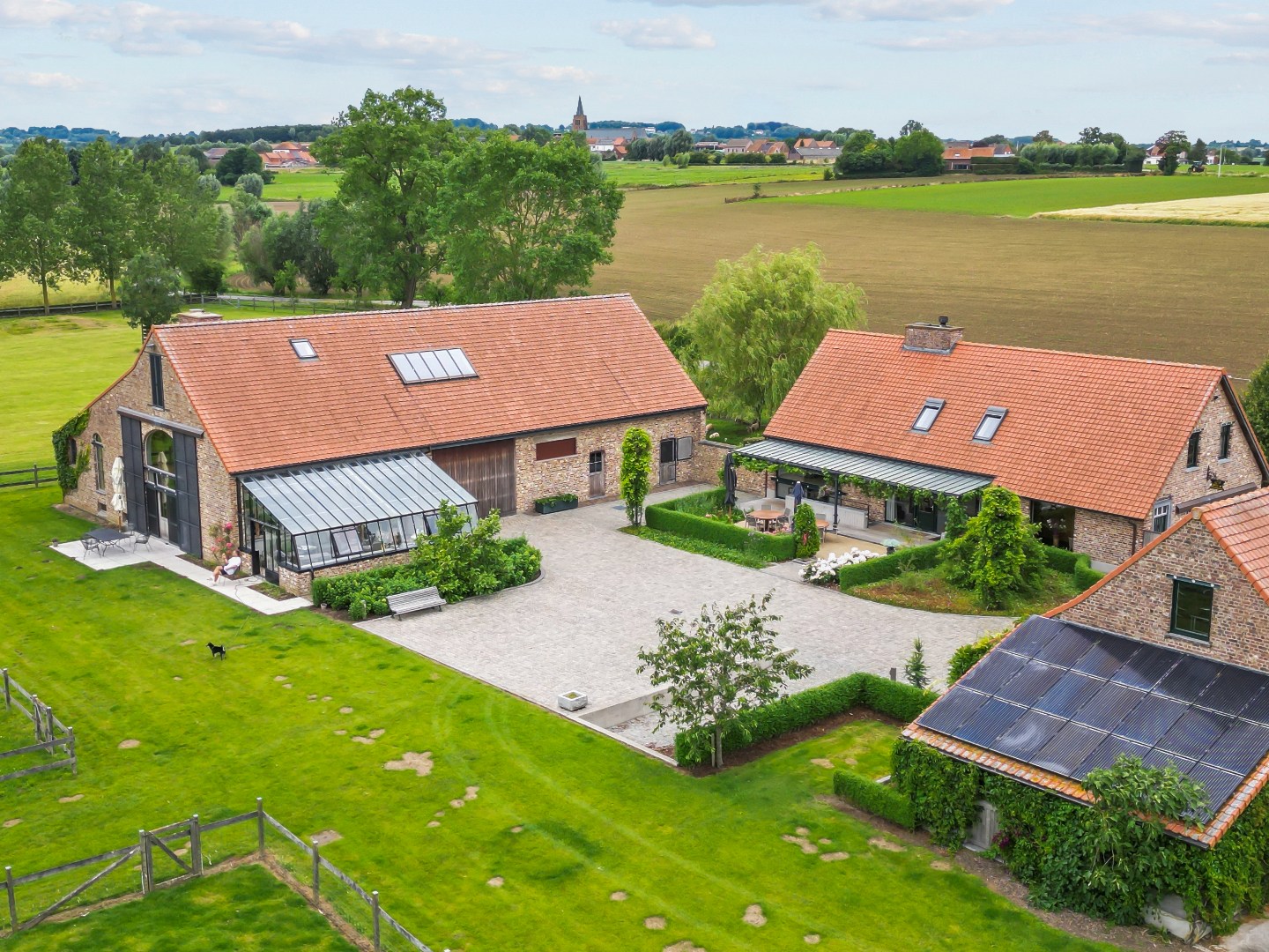 Unieke vierkantshoeve op toplocatie in Heuvelland te koop! - foto 4