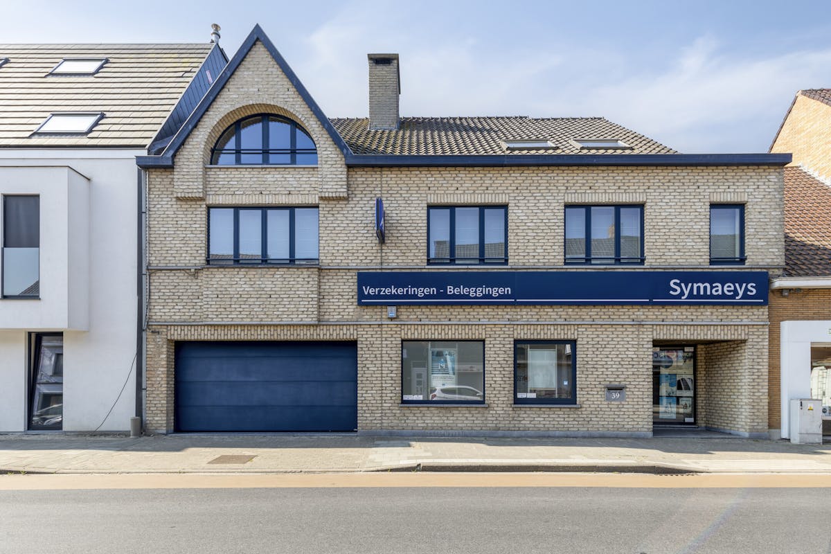 Handelspand (95 m²) met woonst (285 m²) te koop - foto 1