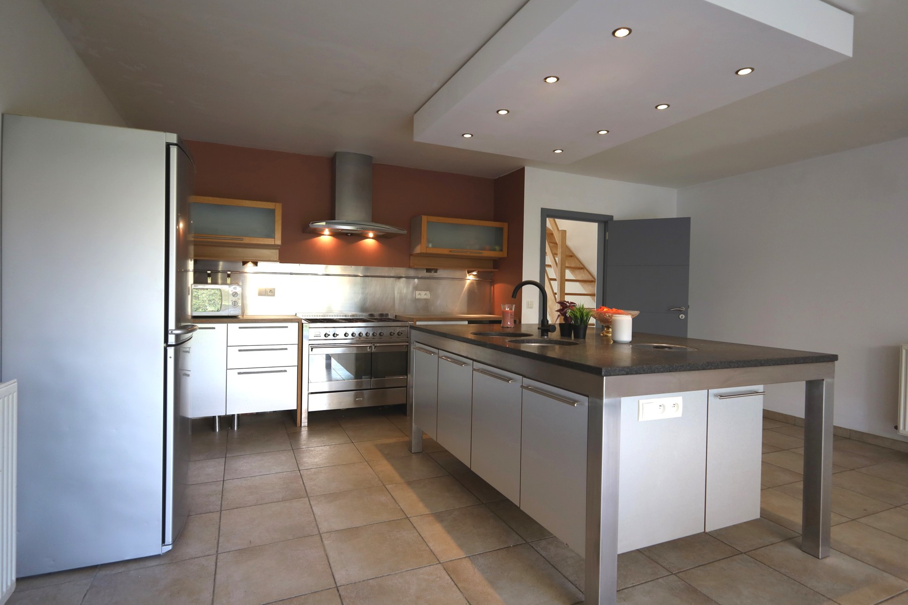 Quietly located house on a dead-end street, with 3 bedrooms, garage and garden. - photo 3