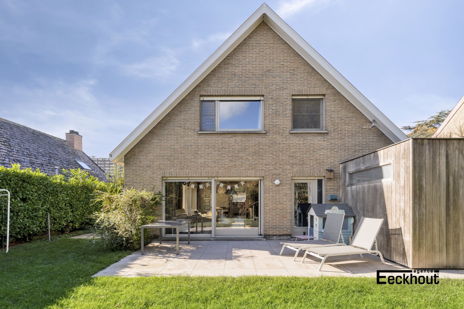 Alleenstaande woning met tuin en garage in rustige straat! - foto 1